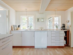 Fridge, microwave, oven, dishwasher - "Ajo" - 2km from the sea by Interhome (Humble)