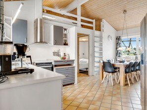 Fridge, microwave, dishwasher, cookware/dishes/utensils