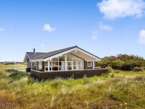 "Mauri" - 350m from the sea by Interhome