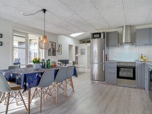Fridge, dishwasher, cookware/dishes/utensils