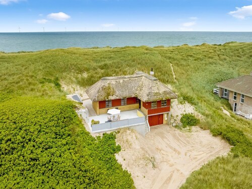 "Zora" - 100m from the sea by Interhome