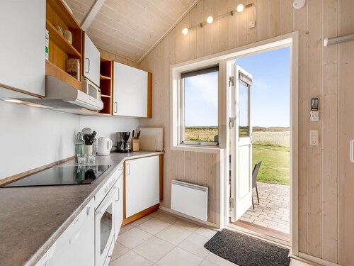 "Eemil" - 700m from the sea by Interhome