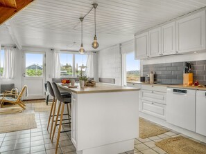 Fridge, microwave, oven, dishwasher - "Gudmand" - 200m from the sea by Interhome (Harboøre)