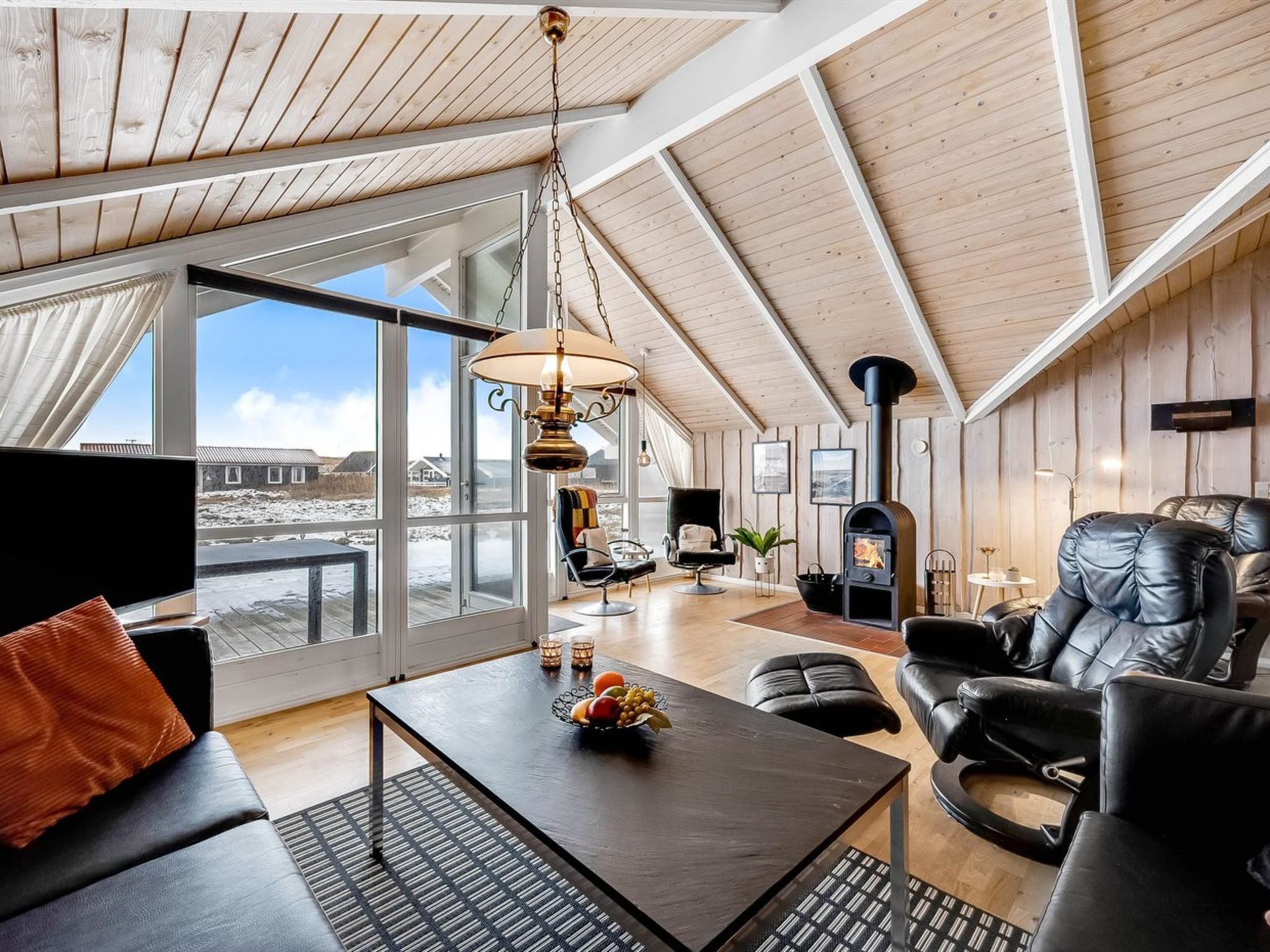 TV, fireplace, DVD player