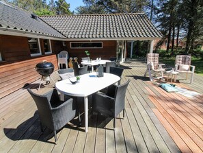 Outdoor dining - "Elfrun" - 250m from the sea by Interhome (Harboøre)