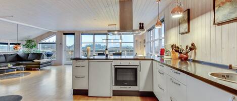 Réfrigérateur, micro-ondes, four, lave-vaisselle