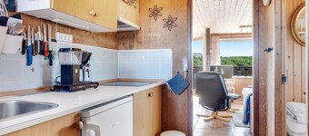 "Beatrice" - 150m from the sea by Interhome