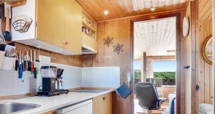 "Beatrice" - 150m from the sea by Interhome