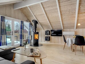 Interior - "Hailka" by Interhome (Give)