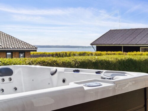 "Arnetta" - 150m from the sea by Interhome