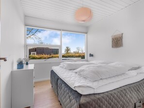 2 bedrooms, WiFi