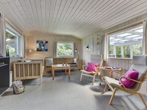 TV - "Agnita" - 300m from the sea by Interhome (Juelsminde)