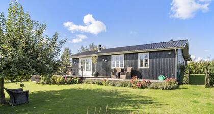 "Sinika" - 400m from the sea by Interhome