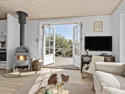 "Sinika" - 400m from the sea by Interhome