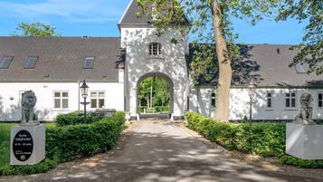 Enceinte de lâhĂ©bergement