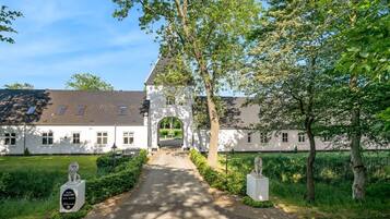 Enceinte de lâhĂ©bergement