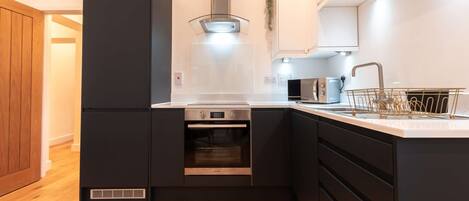 Kühlschrank, Mikrowelle, Ofen, Toaster