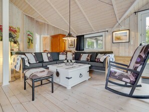 TV, peis og DVD-spiller