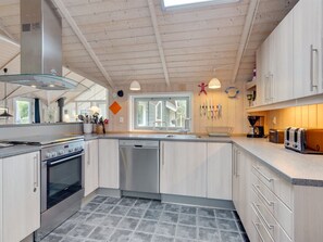 Fridge, microwave, dishwasher, cookware/dishes/utensils