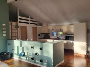 Køleskab, mikrobølgeovn, ovn, opvaskemaskine