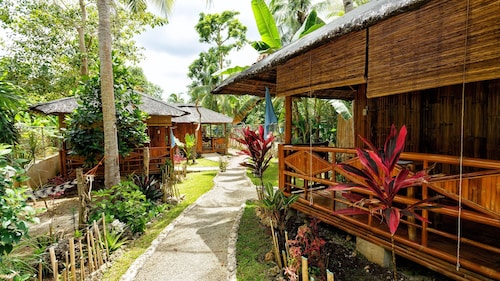 Camotes hidden huts-rooms-bar-restaurant