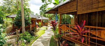 Camotes hidden huts-rooms-bar-restaurant