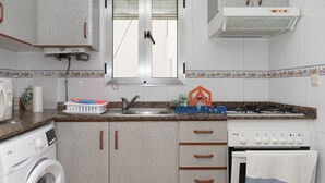 茶具/咖啡用具、冰箱、微波炉、烤箱