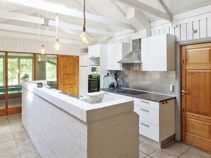 Réfrigérateur, micro-ondes, four, lave-vaisselle