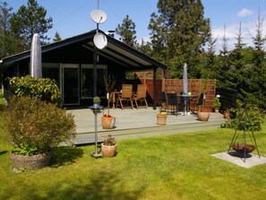 Outdoor dining - "Gyri" - 800m from the sea by Interhome (Væggerløse)