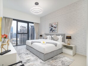 2 bedrooms, desk, iron/ironing board, WiFi