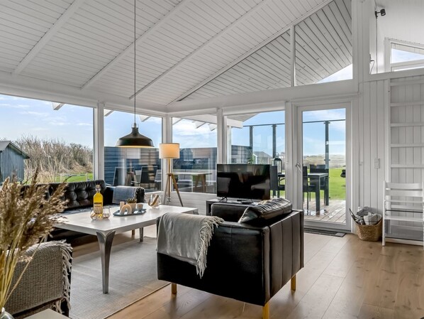 Tv, pejs, dvd-afspiller