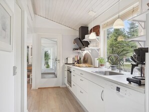 Fridge, microwave, oven, dishwasher - "Seraphina" - 2km from the sea by Interhome (Blokhus)