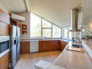 Fridge, microwave, dishwasher, cookware/dishes/utensils - "Edmer" - 50m from the sea by Interhome (Sæby)