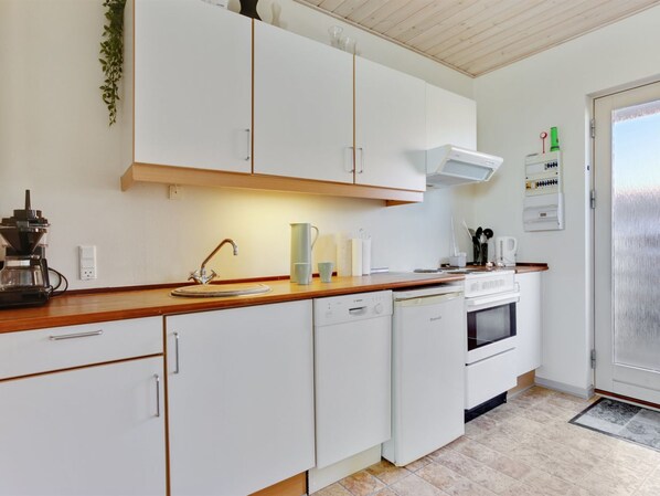 Fridge, dishwasher, cookware/dishes/utensils