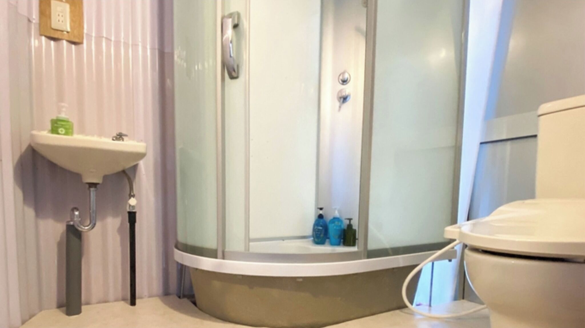 Hair dryer, towels