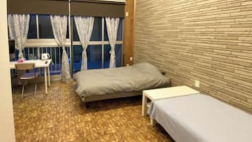 1 多间卧室、办公桌、免费 WiFi、床单