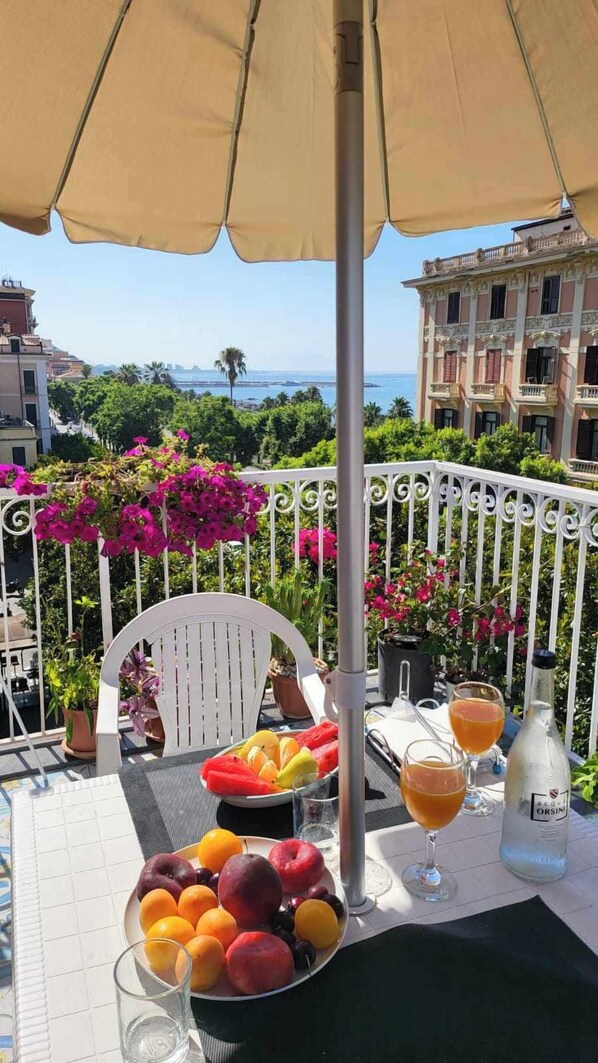 Interior - Divina Salerno (Salerno)