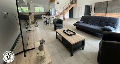Cozy Cottage for 6 with Terrace – Near La Faute sur Mer & Puy du Fou