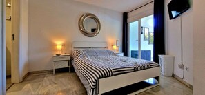 2 chambres, fer et planche à repasser, Wi-Fi gratuit, draps fournis