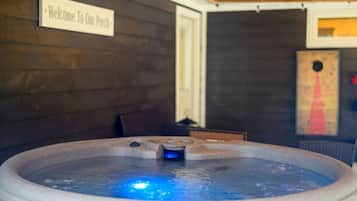 Indoor spa tub