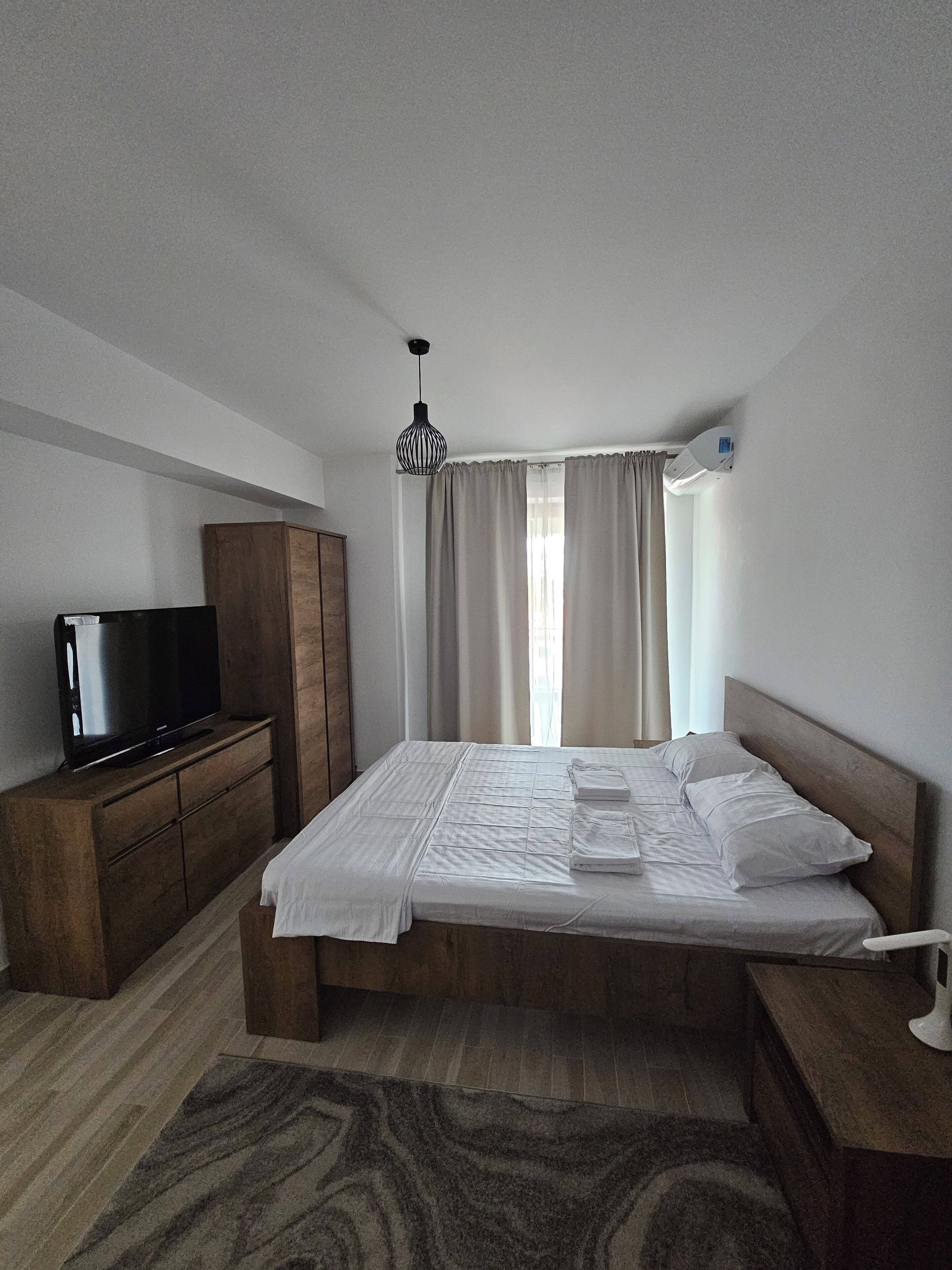 1 habitación, tabla de planchar con plancha, wifi y ropa de cama 