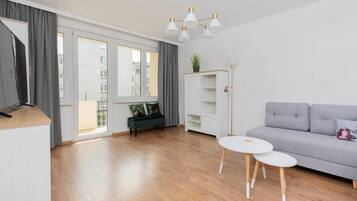 Een televisie en een kantoor