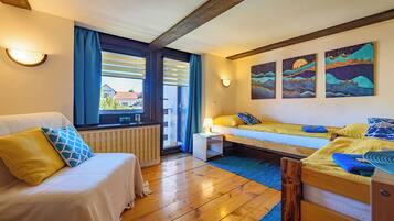 4 bedrooms, in-room safe, iron/ironing board, travel crib