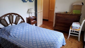 5 bedrooms, bed sheets