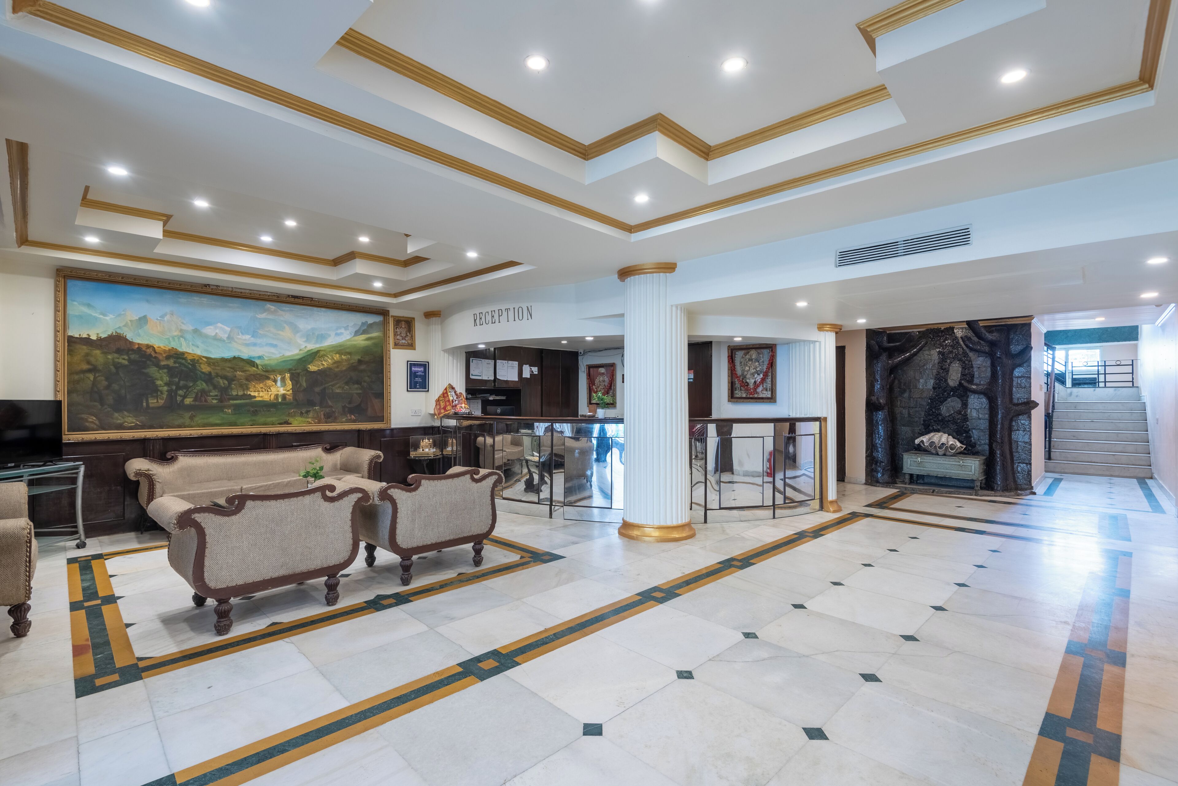 ฝ่ายต้อนรับ