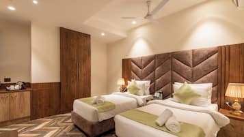 Premium Double Room | 1 bedroom, laptop workspace, iron/ironing board, free WiFi