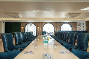 Restaurant - Grand Luxotica By DLS Hotels (Dehradun)