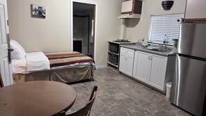 Phòng Deluxe, 1 giường cỡ queen, ban công | Truy cập Internet không dây miễn phí, bộ trải giường 