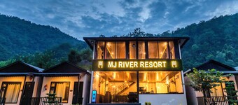 MJ River Resort By DLS Hotels