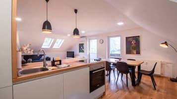 Fridge, microwave, oven, stovetop